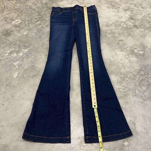 Spanx EveryWear Flare Jeans Women M MidRise Dark Wash Stretch Pullover Denim Y2K - Picture 2 of 8